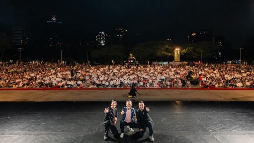雲門舞集戶外公演睽違11年重返高雄 《關不掉的耳朵》戶外呈現　萬名觀眾齊聚共譜夏夜風景1